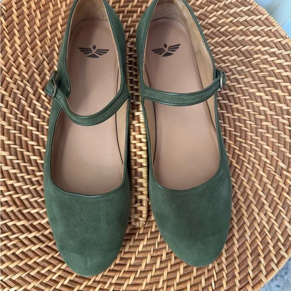 FORTRESS OF INCA in Moss Green Suede Flats - Picture 5 of 6